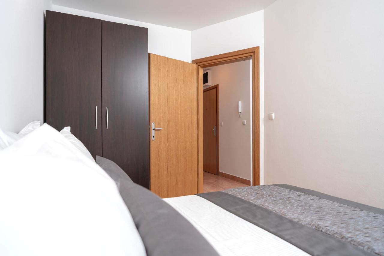 Villa Dalmatia Apartments Bol Ngoại thất bức ảnh