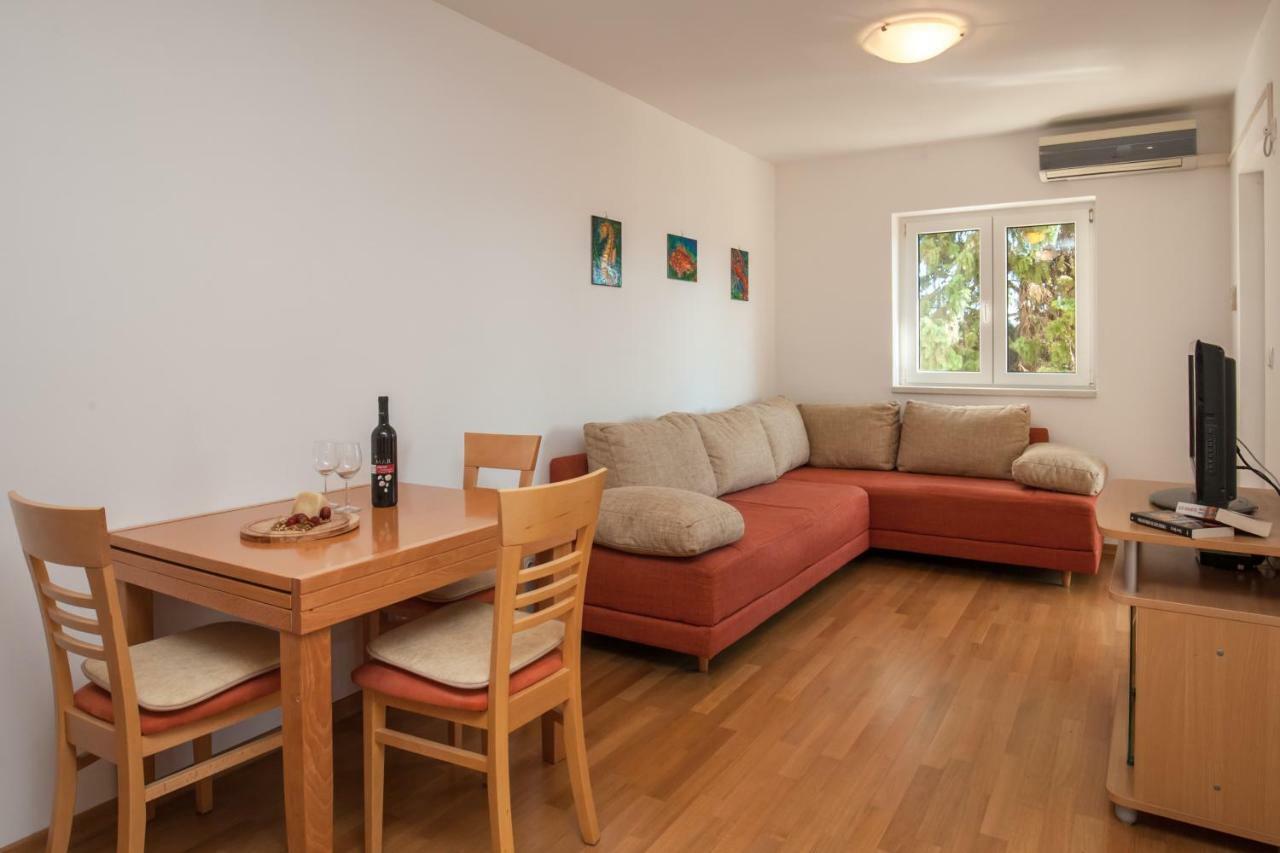 Villa Dalmatia Apartments Bol Ngoại thất bức ảnh
